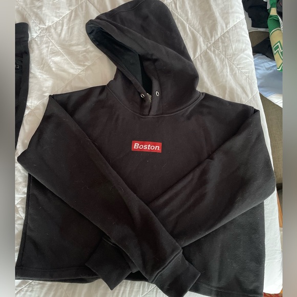 Black Boston cropped sweatshirt - Picture 1 of 2